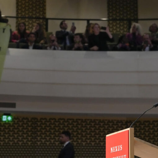 Pays-Bas : en plein discours, Emmanuel Macron hué et interrompu par des manifestants