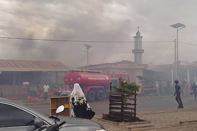 Un incendie dévastateur ravage le marché Zongo à Parakou