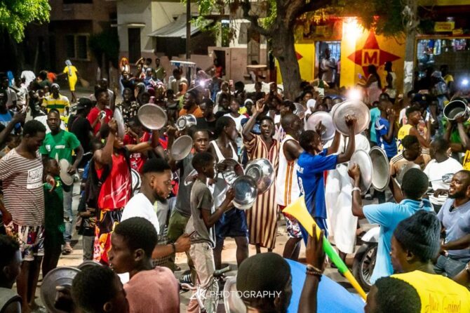 Les bruits de casseroles résonnent à Dakar en signe de protestation contre l'interdiction du meeting d'investiture d'Ousmane Sonko