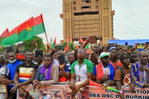 Burkina-Faso : des milliers de manifestants réclament une nouvelle Constitution