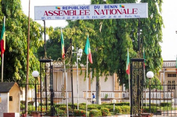 Bénin/Assemblée nationale : Les Démocrates tiennent-ils tête à la Cour constitutionnelle concernant la désignation des représentants des parlements régionaux ?