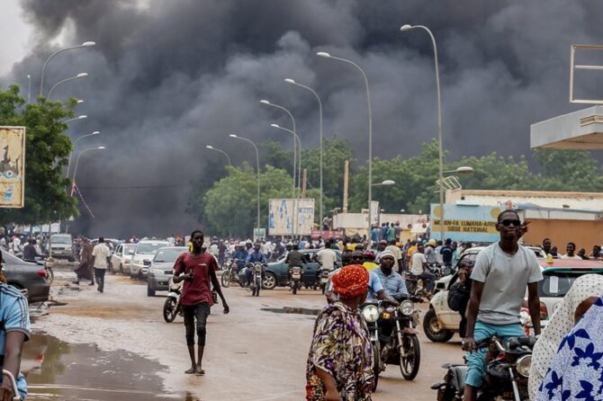 Tensions croissantes entre la France et le Niger suite au coup d'État : un aperçu