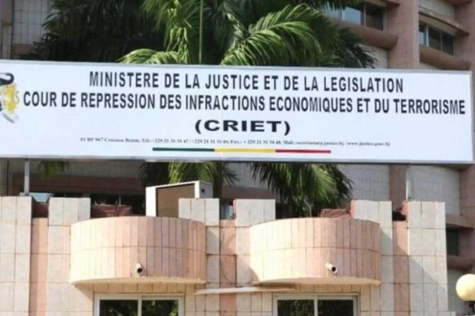 Bénin/échouement de navire à Fidjrossè : l’équipage et des officiers béninois jugés le 14 août prochain