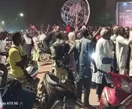 Burkina-Faso : vuvuzela à Ouagadougou suite à des rumeurs de putsch contre le capitaine Ibrahim Traoré