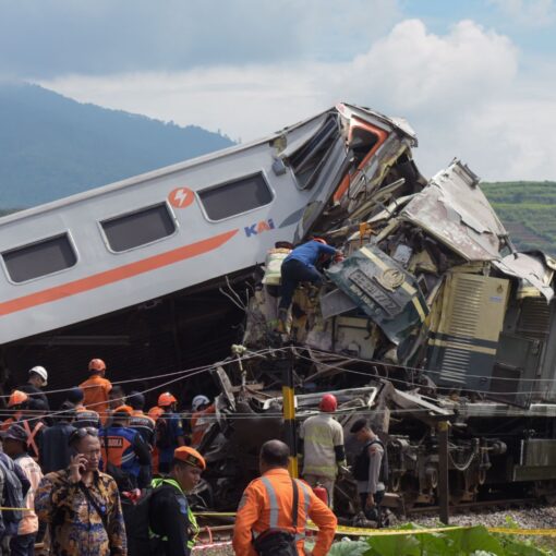 Indonésie : 04 morts et une trentaine de blessés dans une collision de trains