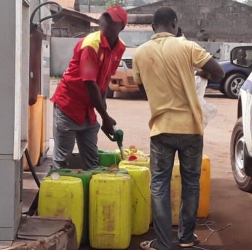 Sénégal : interdiction temporaire de la vente de carburant au détail à Dakar