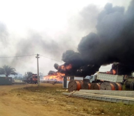 Incendie à la base de Vinci Énergies Bénin : la structure annonce une enquête