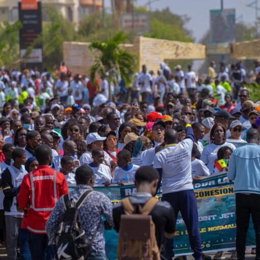 Sénégal : les partisans du camp présidentiel descendent dans la rue