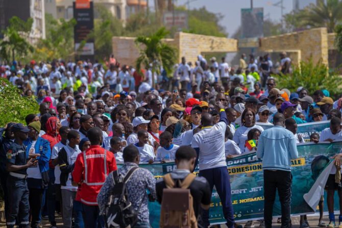 Sénégal : les partisans du camp présidentiel descendent dans la rue