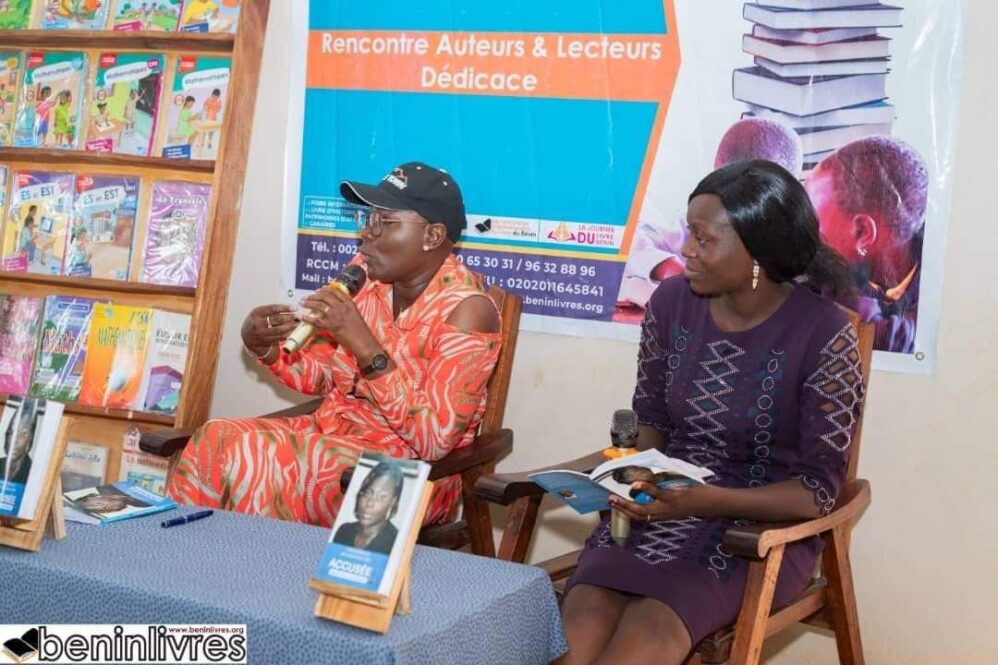 En marge d'un débat sur son livre, Christelle Houndonougbo rend hommage à Réckya Madougou