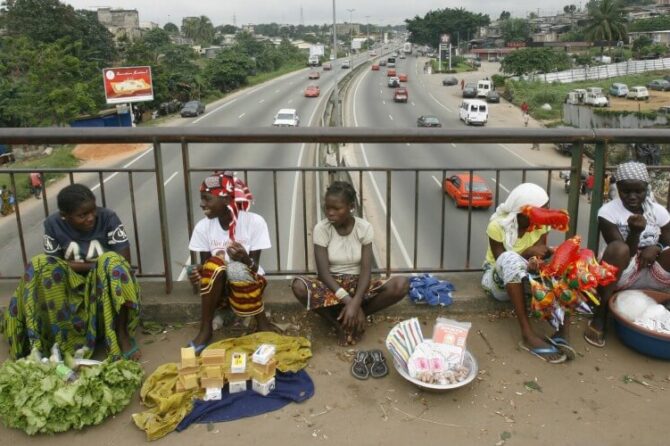 Côte d’Ivoire : le gouverneur d'Abidjan prend des mesures contre la mendicité et le commerce ambulant