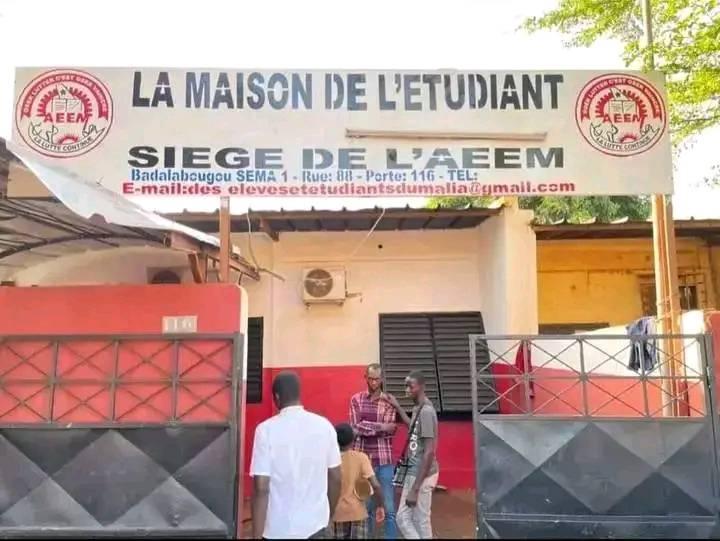 Mali : la junte relâche une vingtaine d'étudiants de l'AEEM