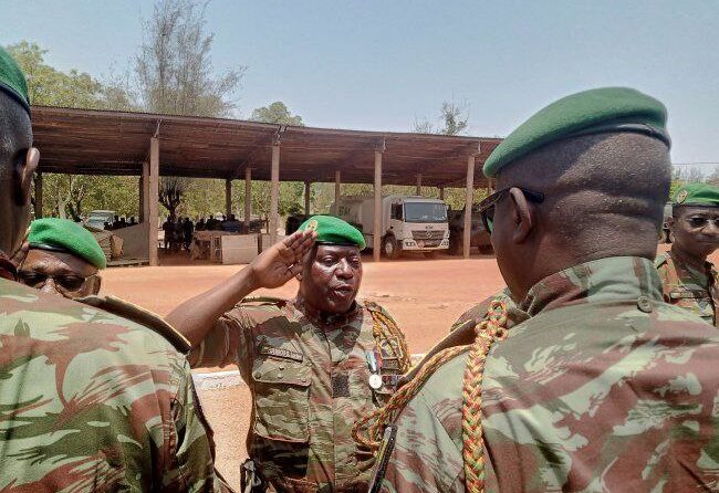 19 officiers engagés dans l’opération ‘’Mirador’’ reçoivent la médaille de la défense nationale