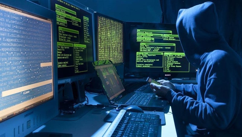 Neuf présumés cybercriminels dont une femme arrêtée